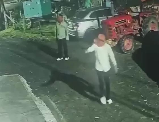 कजलीखेड़ा में आधी रात फायरिंग से दहशत, CCTV में कैद घटना; थाना प्रभारी लाइन अटैच