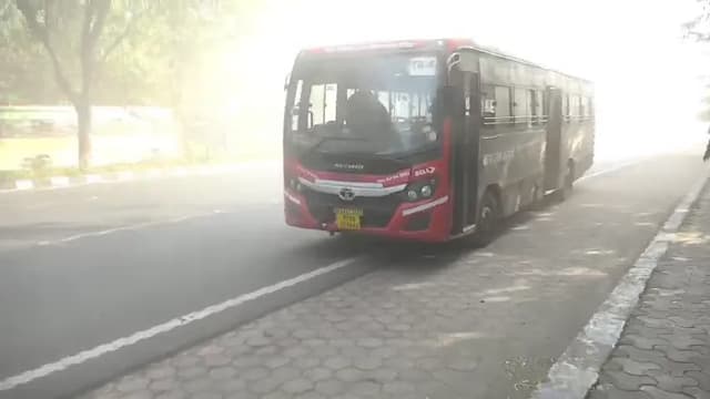 मचा हड़कंप, ड्राइवर ने तुरंत रोकी बस; सभी यात्री सुरक्षित