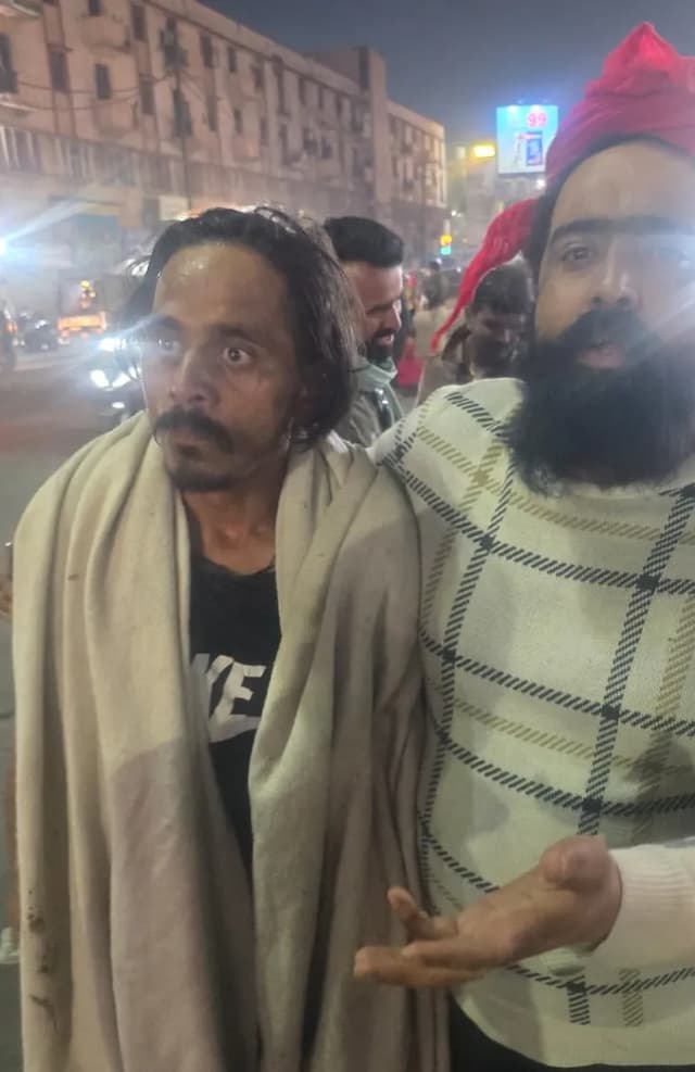 सब-इंस्पेक्टर ने सीपीआर देकर बचाई युवक की जान, नादरा बस स्टैंड चौराहे की घटना